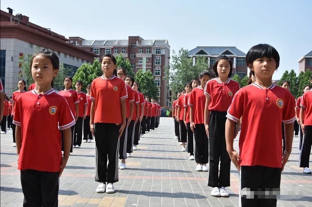 河南正規(guī)的嵩山少林武校學費一年收取標準是多少？