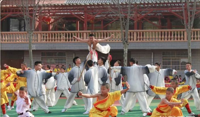 登封少林武校武術(shù)是正宗的嗎？孩子學(xué)武術(shù)會長不高嗎？