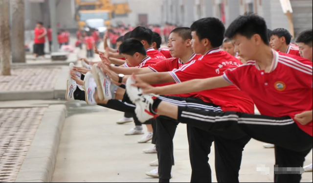 在嵩山少林文武學(xué)校習(xí)武苦不苦的？