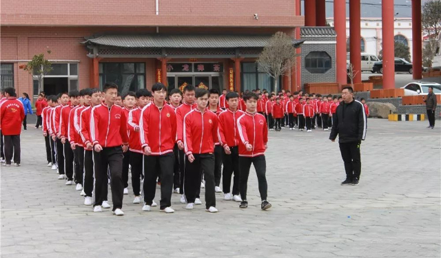 河南嵩山少林武術(shù)學(xué)校