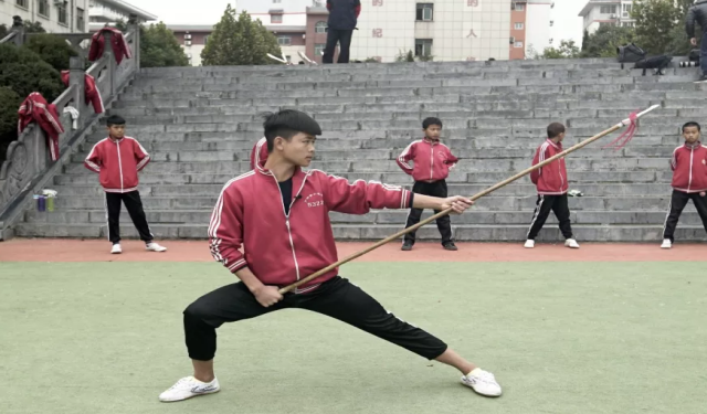 河南省登封市嵩山少林文武學(xué)校屬于哪個區(qū)？