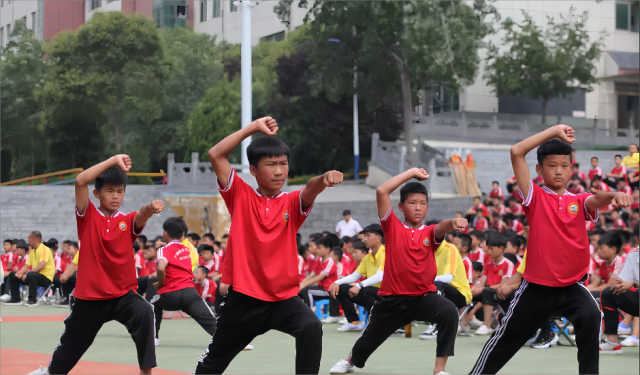 河南少林文武學(xué)校高中的學(xué)費(fèi)一年多少錢啊？