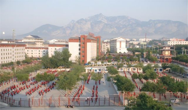 在正規(guī)武術(shù)學(xué)校學(xué)武術(shù)花錢多嗎？【嵩山少林武校收費(fèi)標(biāo)準(zhǔn)】