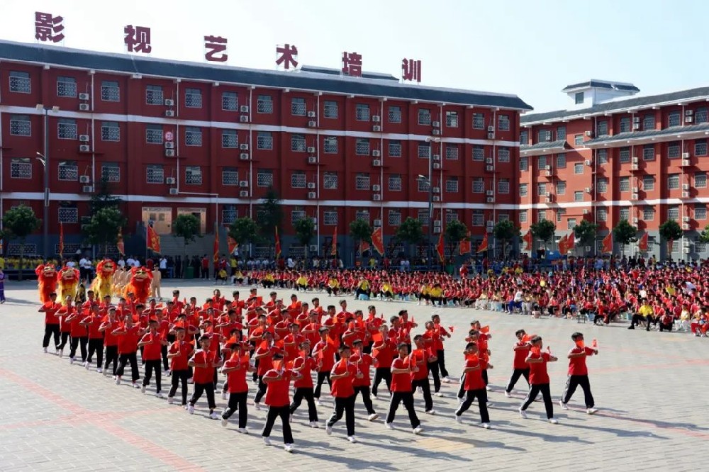 少林寺文武學校收費標準是多少？全年的費用都有什么？