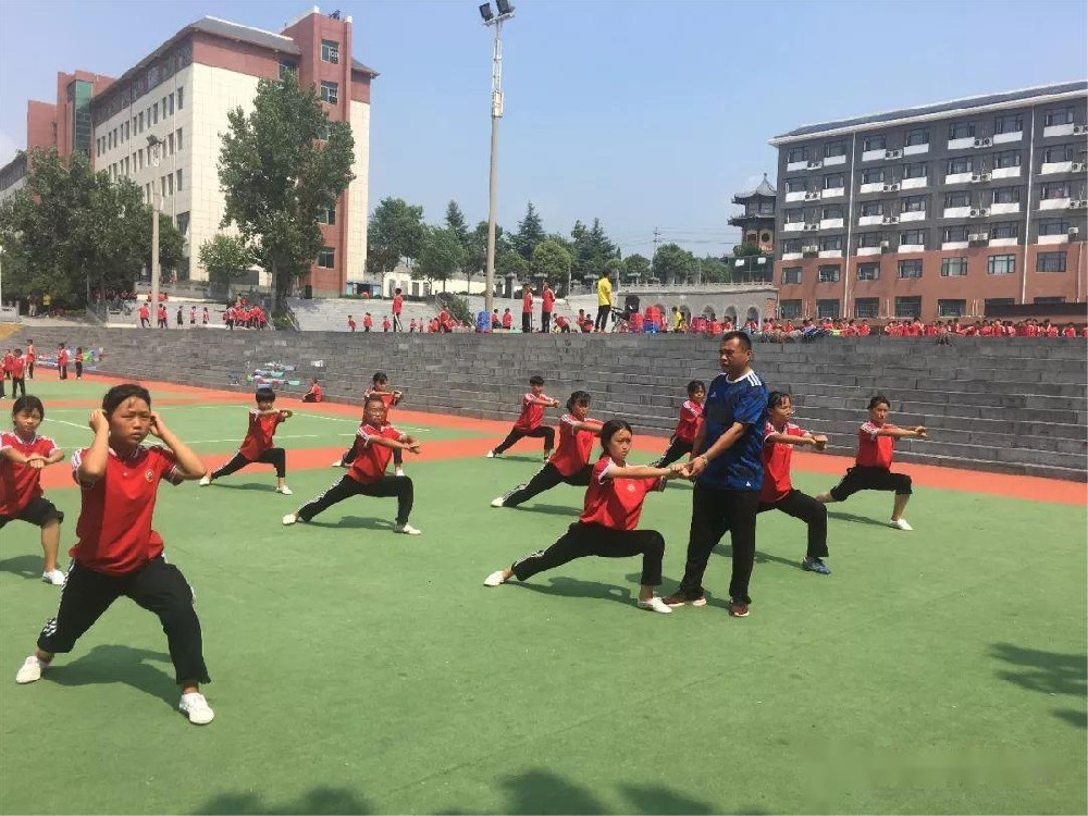 孩子去少林文武學校的學費多少錢？