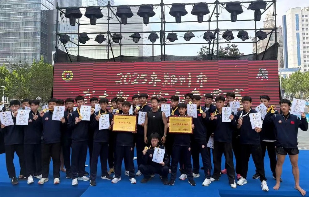少林小龍武校在2025年鄭州市武術(shù)散打擂臺爭霸賽上獲佳績